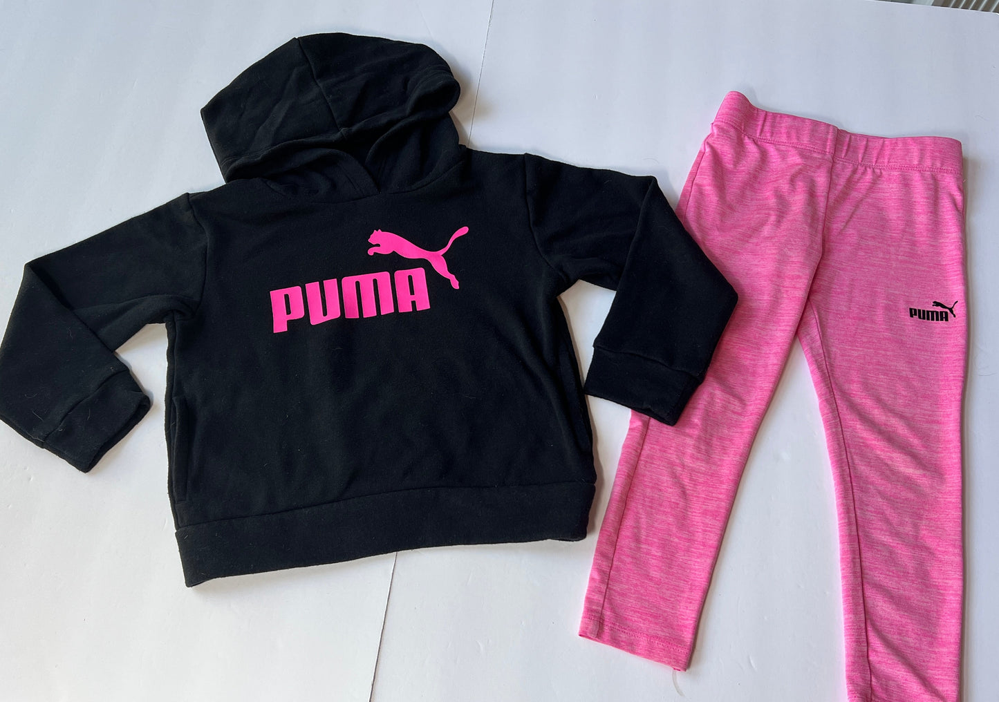 #180 Girls XXS(3/4) Puma Black Sweatshirt Hoodie and Pink Athletic Legging Set