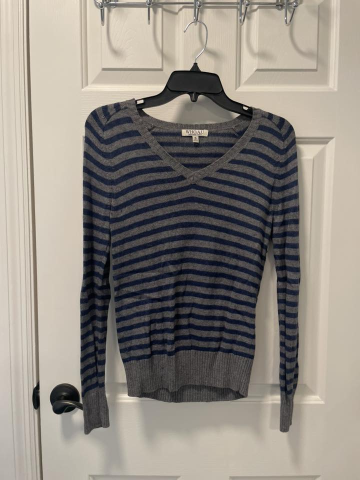 #215 Who.A.U. Blue/Gray Striped Sweater Women's Size Small