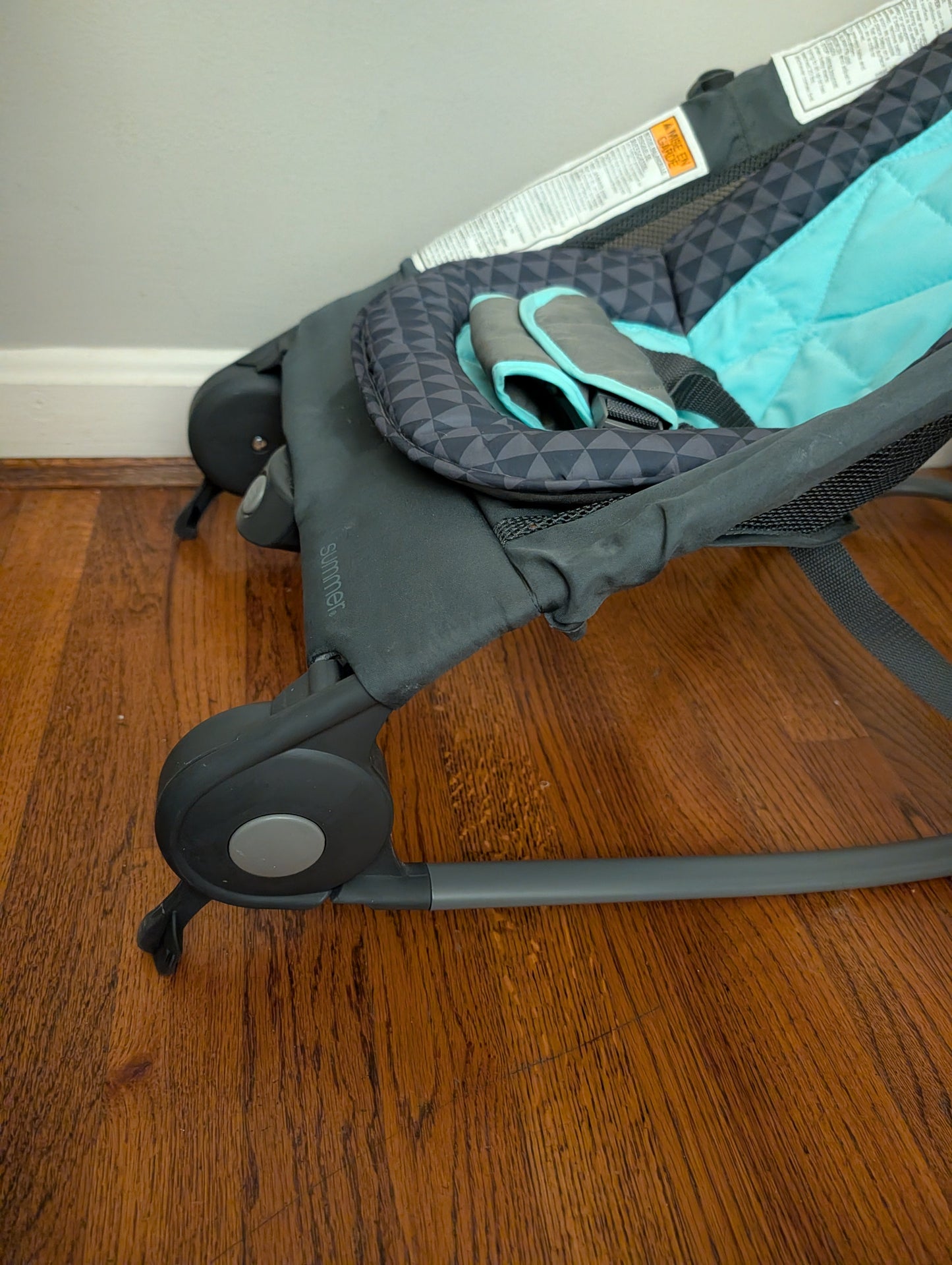Seller 97, Summer Infant 2-in-1 Bouncer & Rocker Duo (item 240)