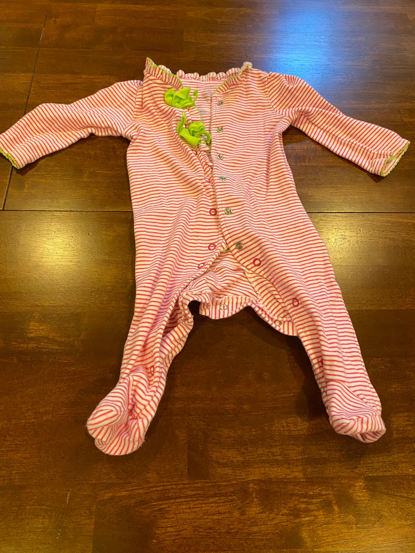 77A Girl's 3mo Red/Green Sleeper