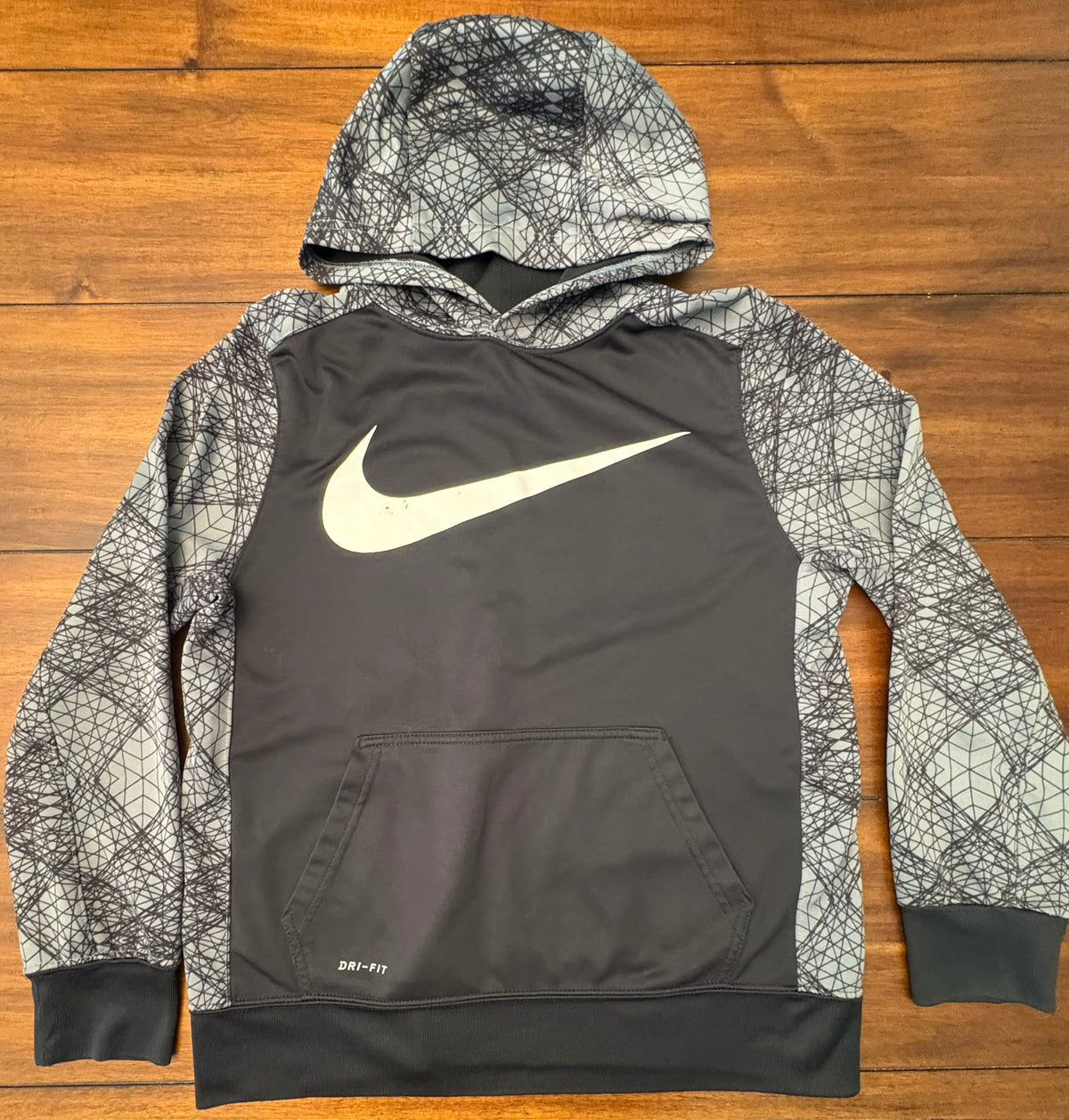 #197 Nike	Boys Size 10-12 (L) Black Dri Fit Hoodie