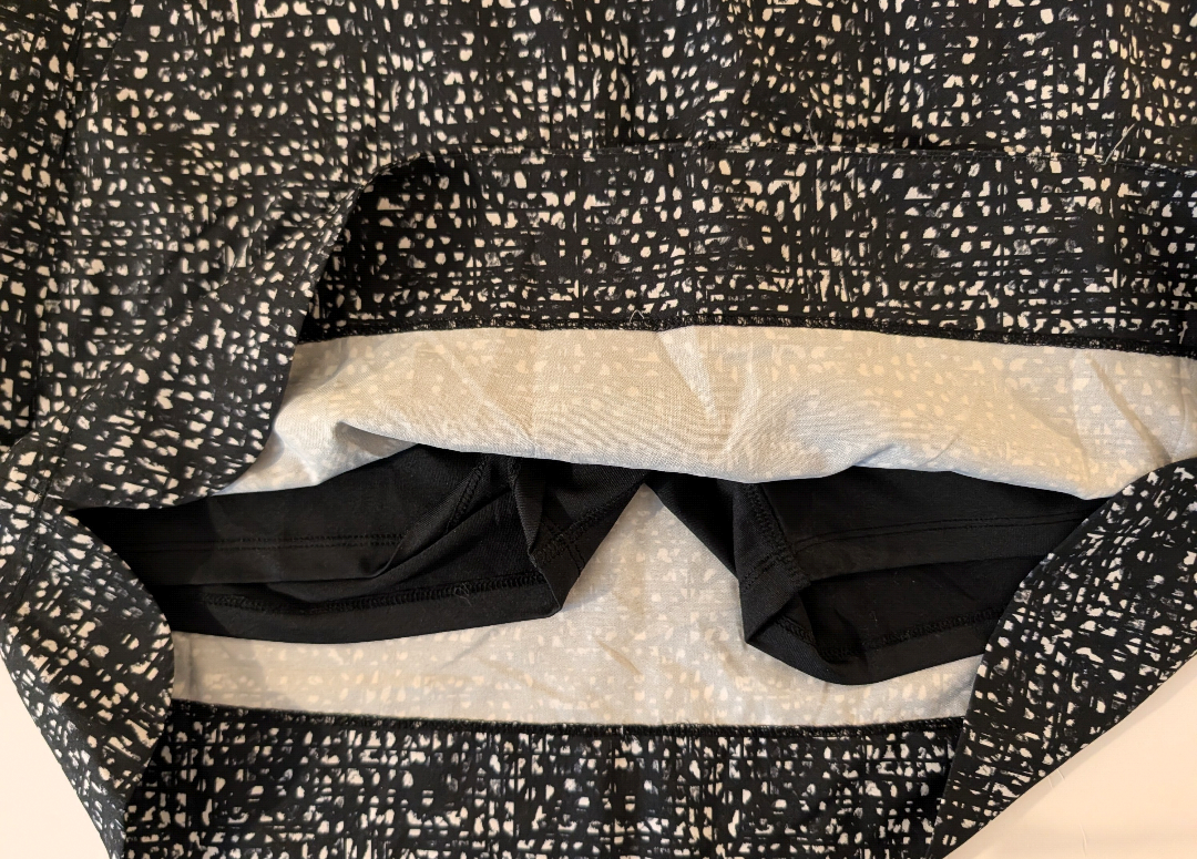 Seller 97, Cypress Club Black & White Skort, Women's size L NWOT (item 224)