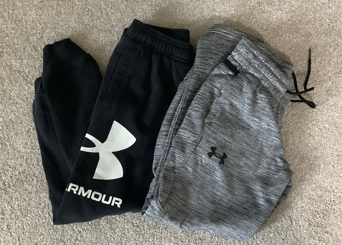 #130 Boys Under Armour Pants Sz YSM