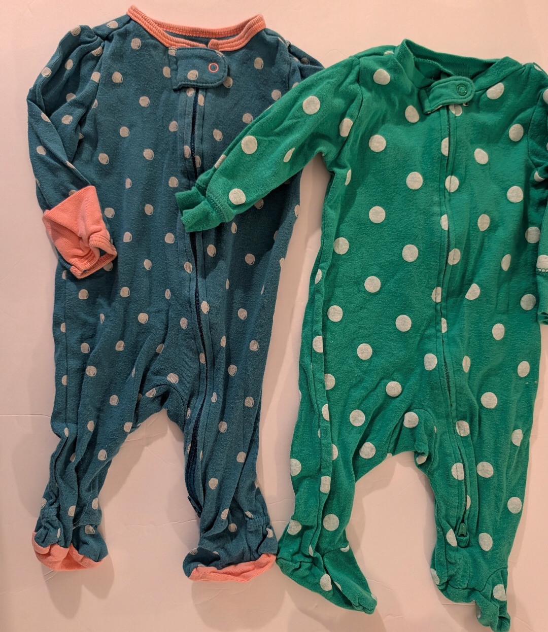 Seller 97, Carter's Zip Footed PJs/Onesie Bundle, baby, size 3mo (item 233)