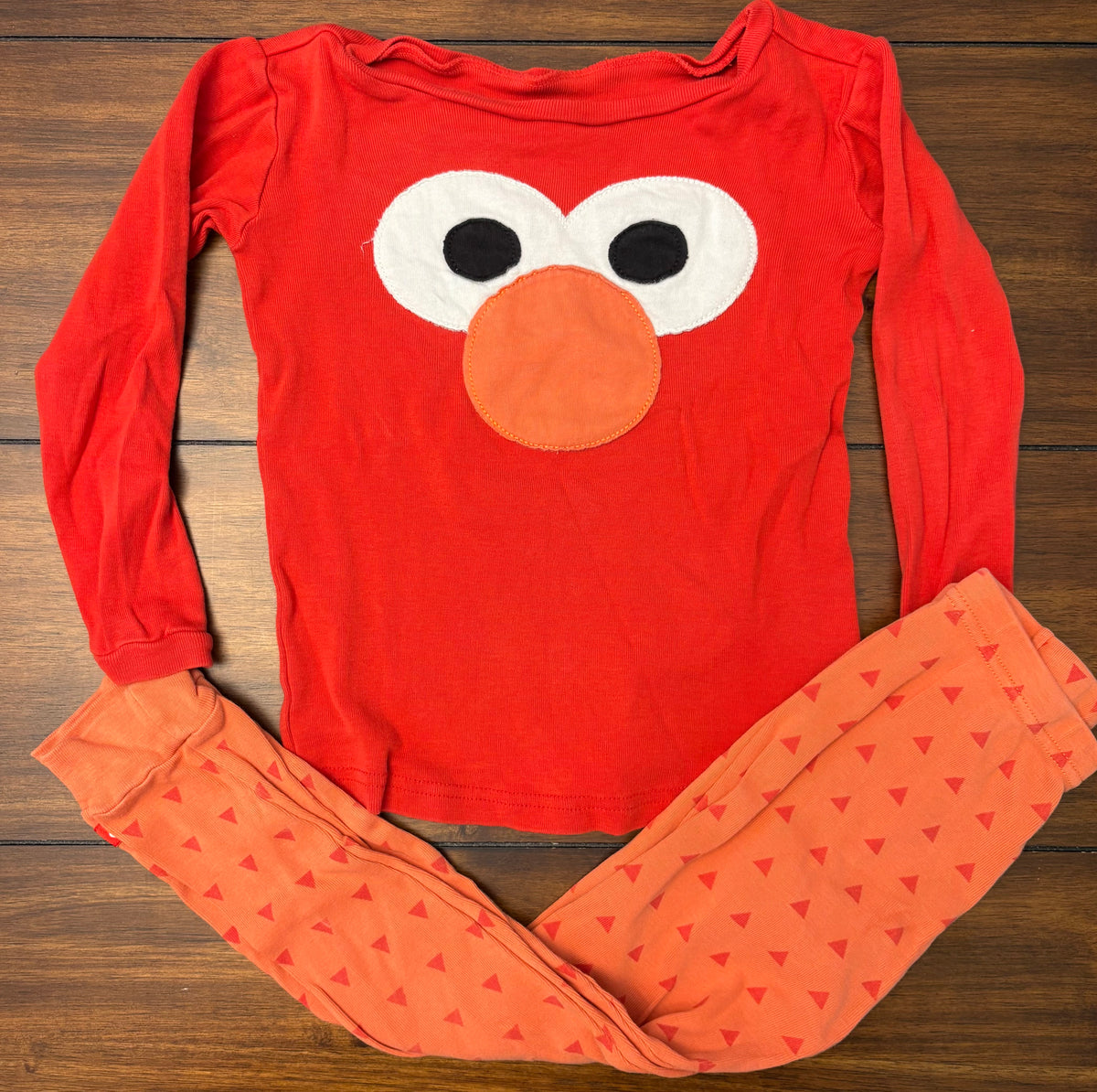 #197 Land of Nod Boys Size 2T Red & Orange Embroidered Elmo 2-Piece Pajama Set