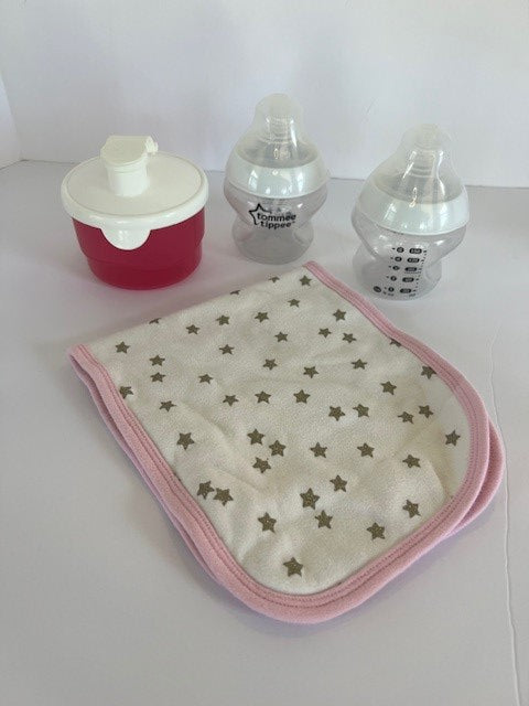 #78 set of 2 Tommee Tippee bottles and formula dispenser with burp cloth