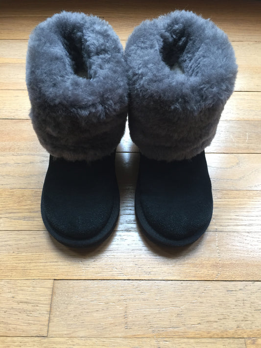 PPU Montgomery EUC Ugg Ellee Black Suede with Gray Shearling Girls Boots Size 12 (EU 29)