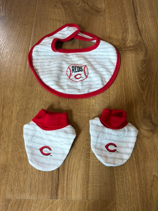 #6 - Newborn Cincinnati Red Bib and Booties