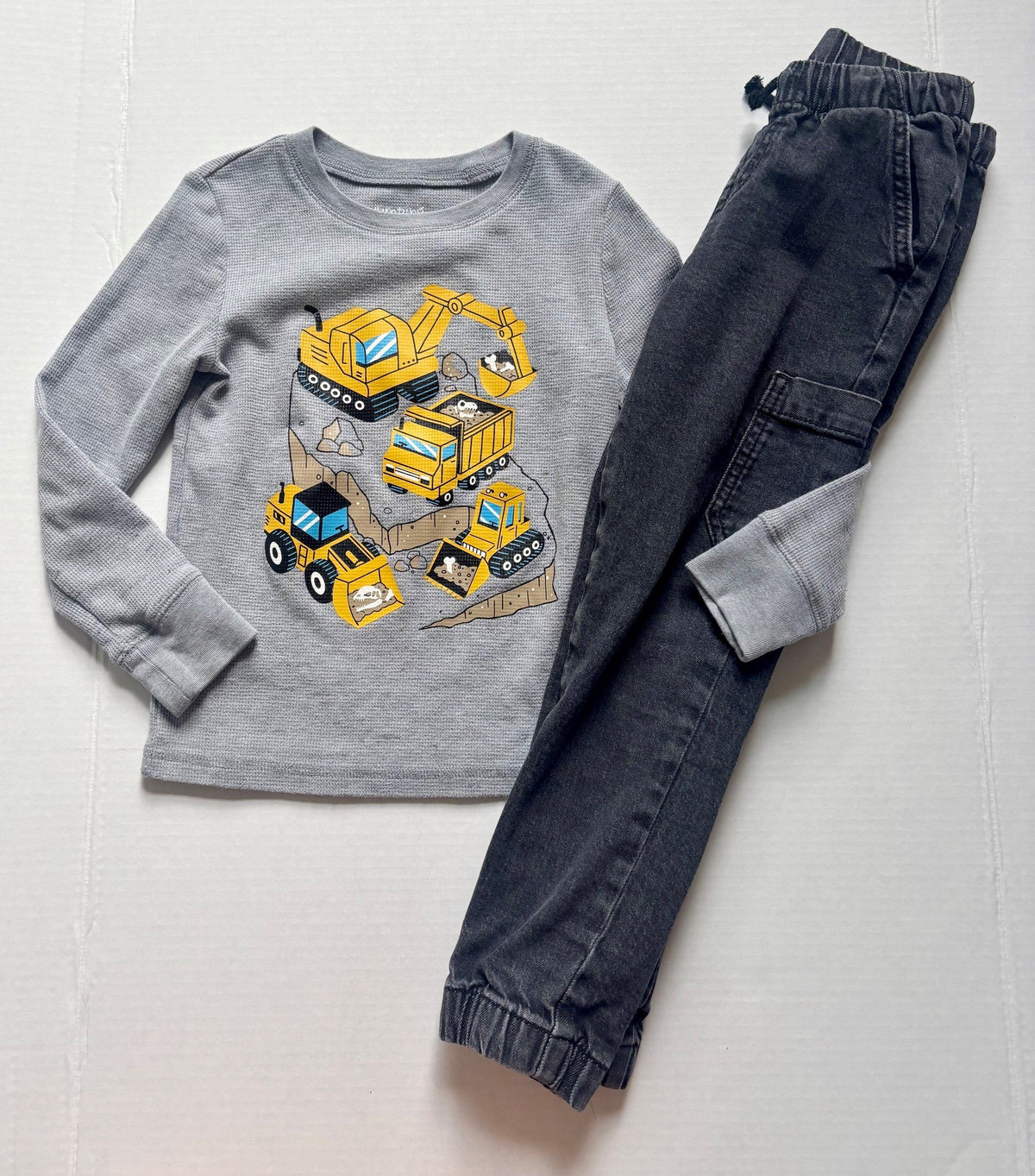 #154 Jumping Beans Waffle Tee and Cat and Jack Jeans Boys 5 EUC