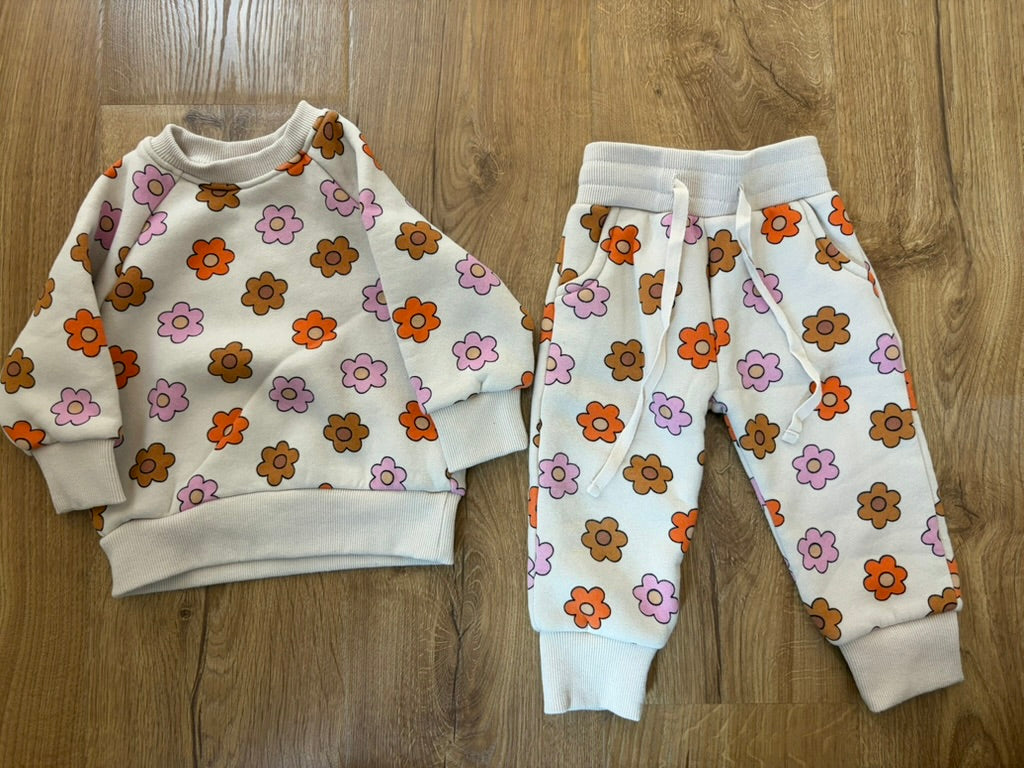 #6 - Ollie's Day Girls Sweatsuit outfit, floral, 18-24 months