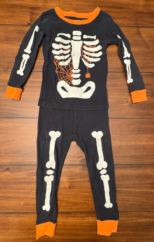 #197 Carter's Boys Size 4T	Black	Skeleton Graphic Pajama Set