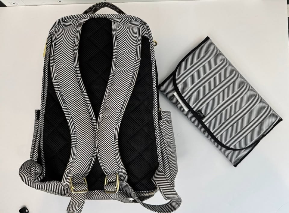 #82 JuJuBe Classic Diaper Bag, Black & White Chevron Pattern