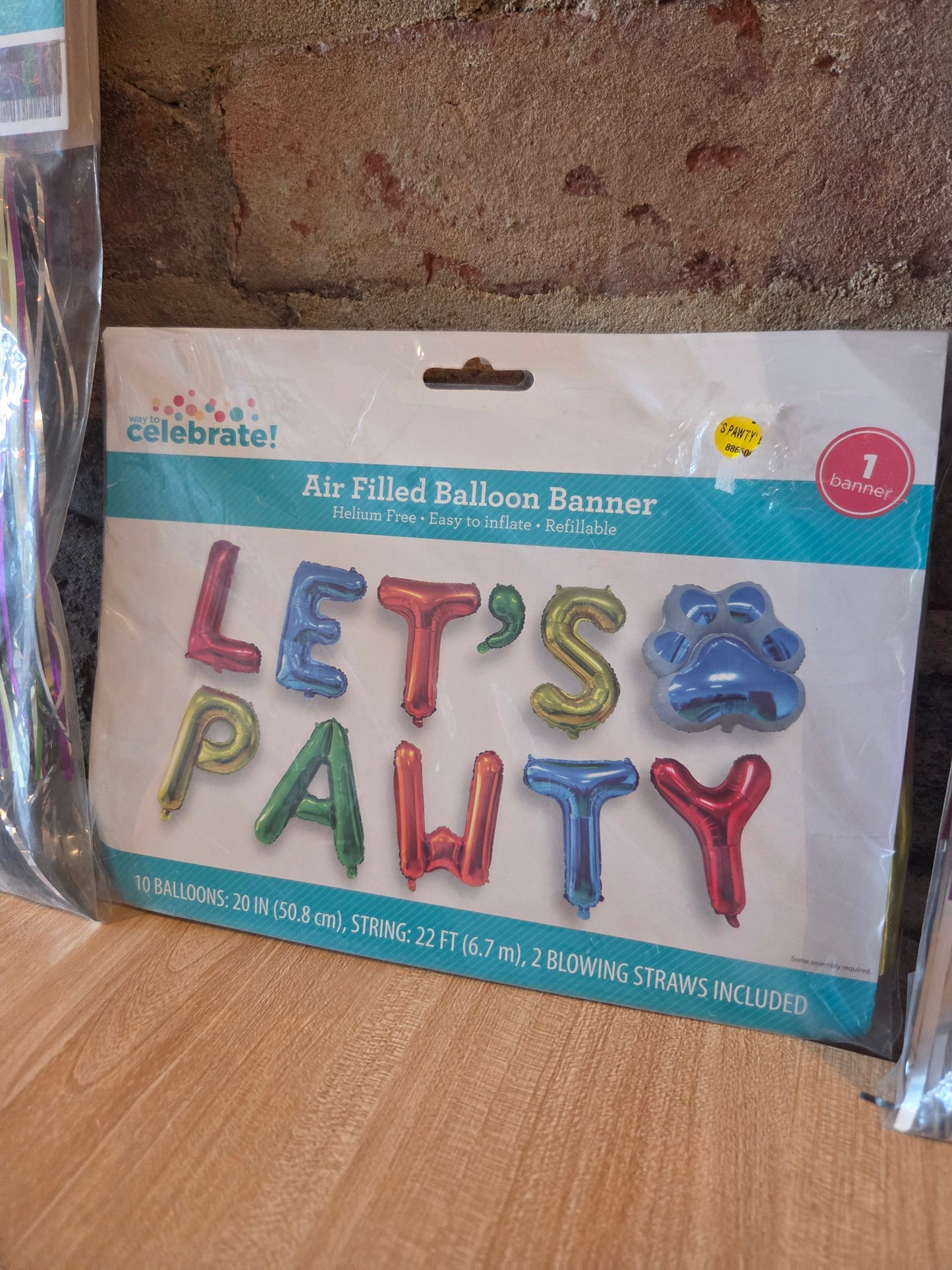 Let's Pawty party decor NIB #91B