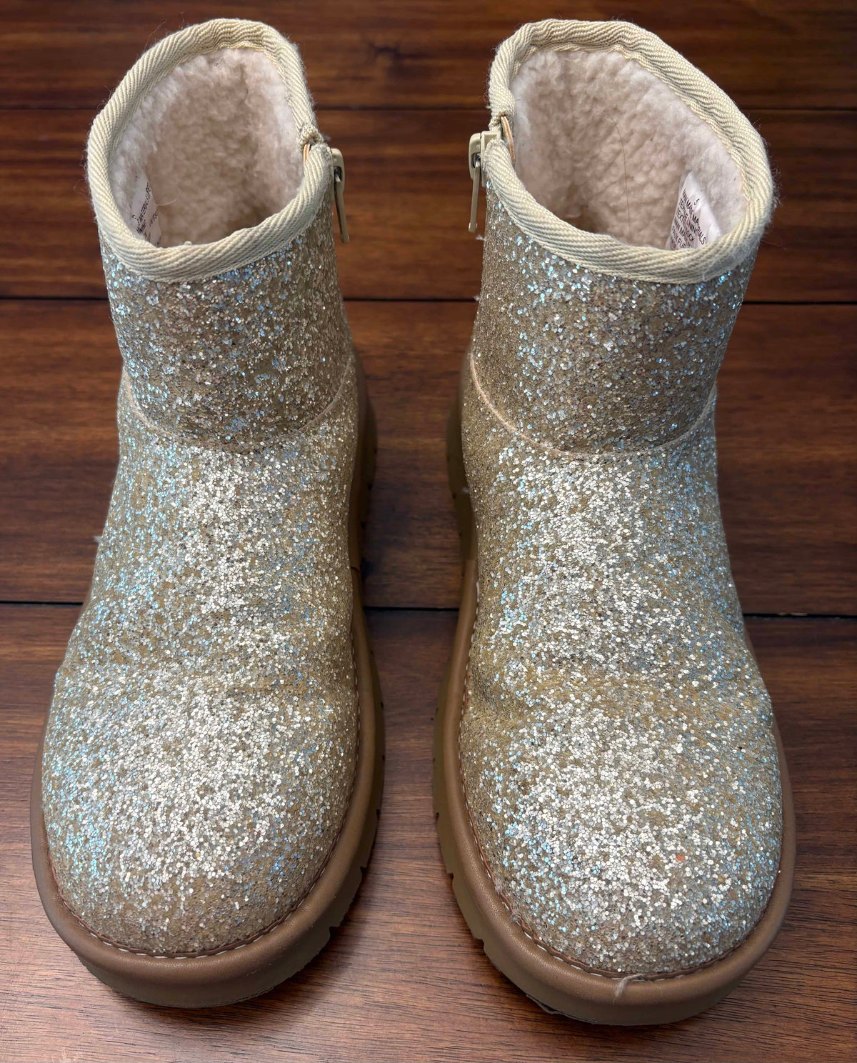 #197 Cat & Jack Girls Size 5 Gold Sequin Fleece Lined Boots
