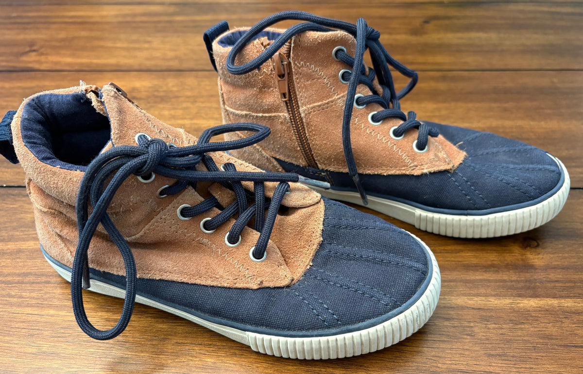 #197 Hanna Andersson Boys Size 2 Brown & Navy Boots
