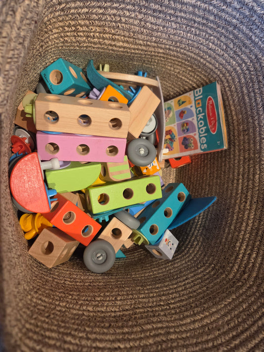REDUCED! Melissa and Doug Blockables EUC #91B