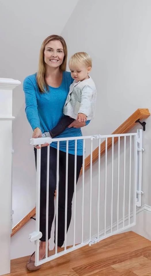 Seller 128 - Safety First Ready to Install Gate
