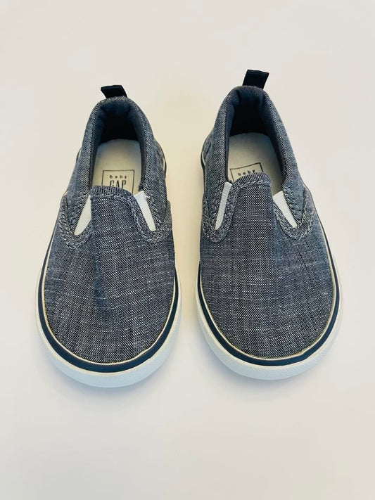 #54 - Boys Size 5 Gap Shoes