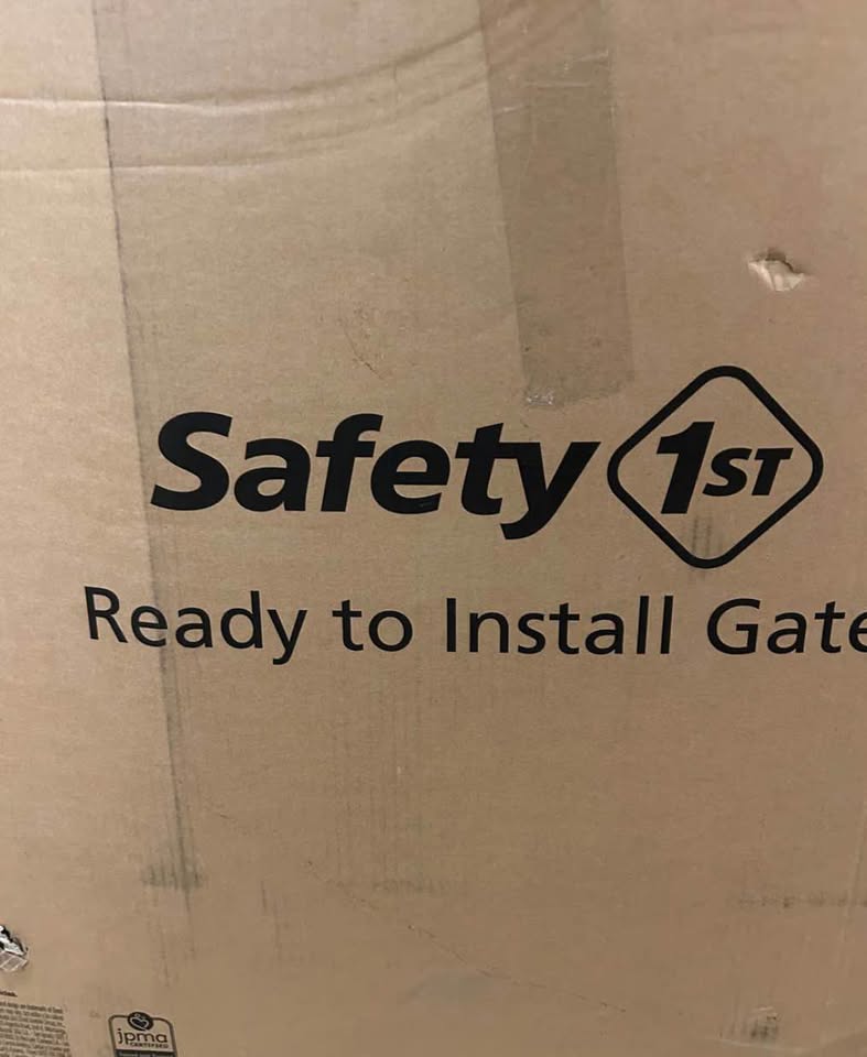 Seller 128 - Safety First Ready to Install Gate