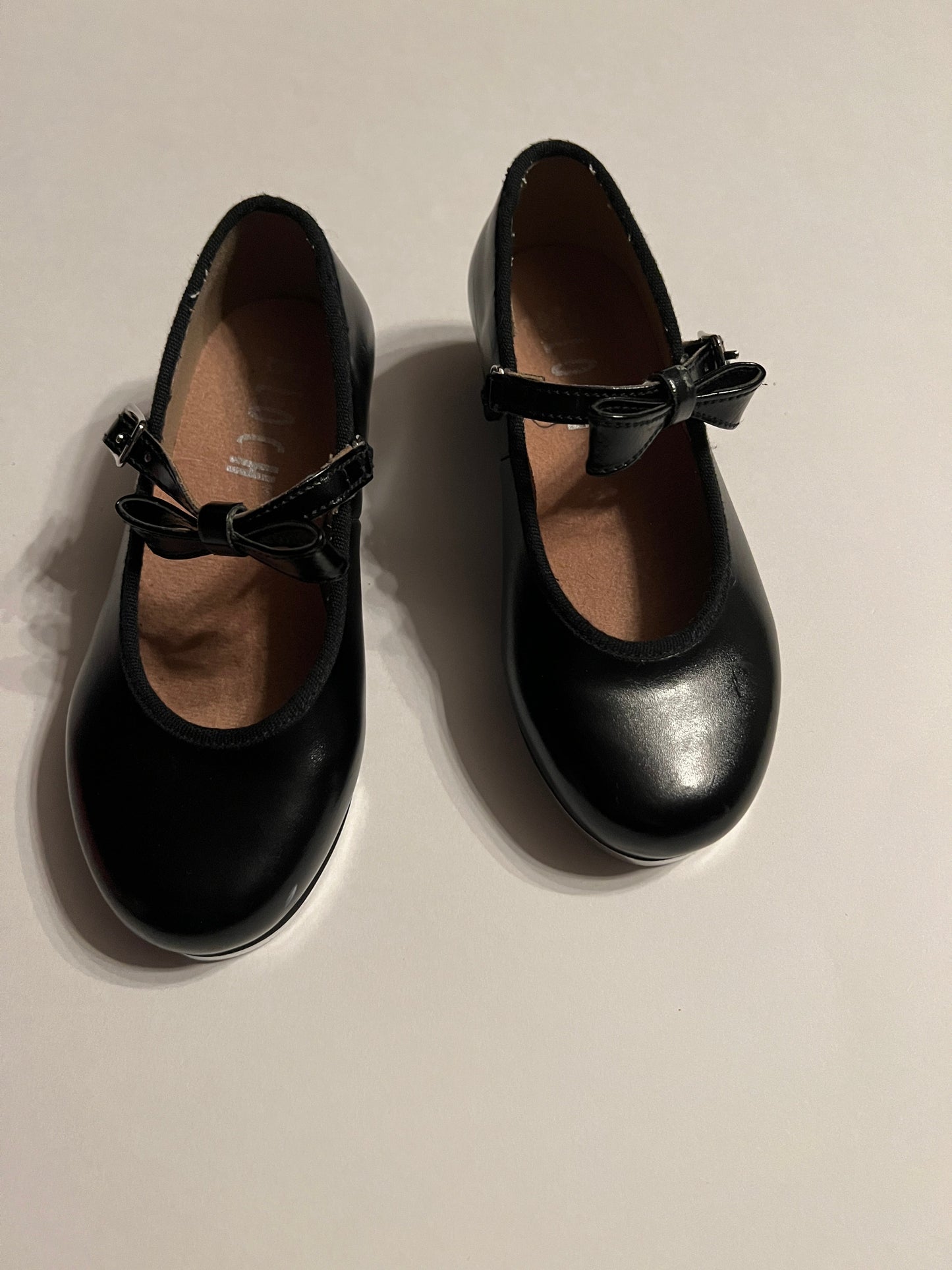 #77B Girls Shoe 9 Bloch Tap Shoe