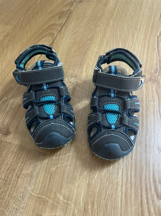 #6 - Boys Water Shoes, size 24/size 8