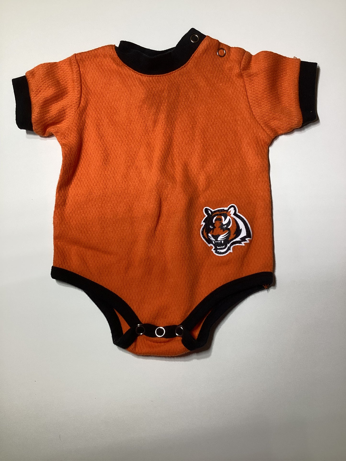 #129 Bengals Romper 6-9m