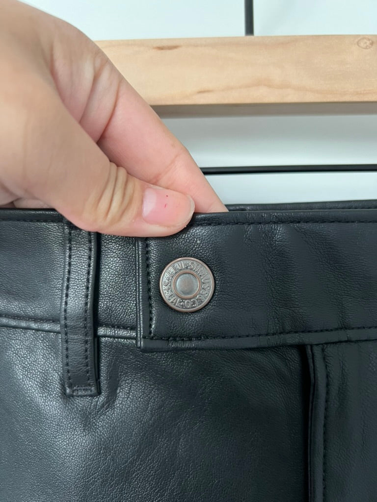 Seller #76 - Levi's Women's Math Club Slacks Black - Size 27