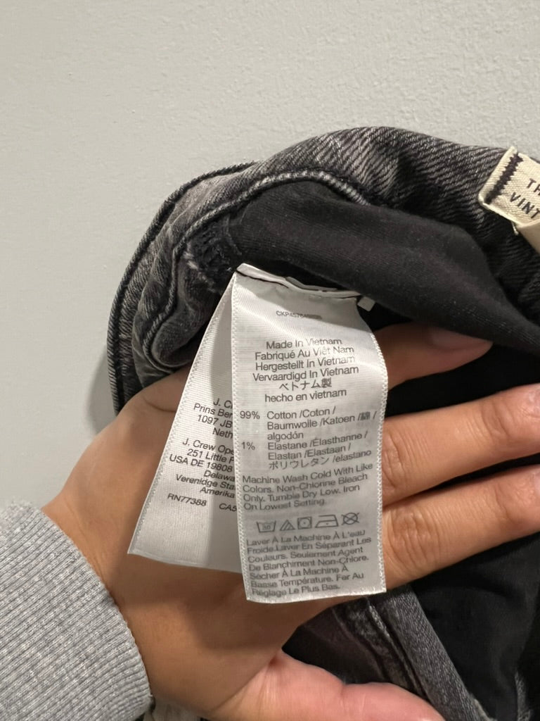 Seller #76 - Madewell The Perfect Vintage Jean in Cosner Wash Knee Rip Edition Size 26 Petite