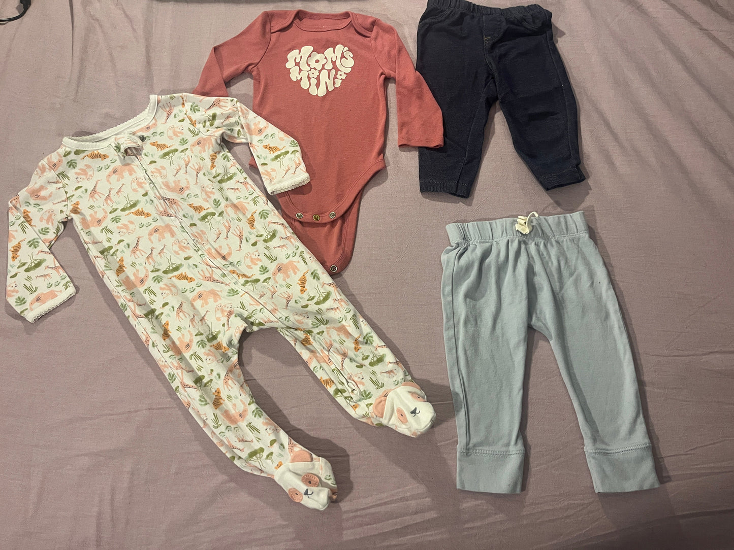#211 9m Moms Mini Bundle