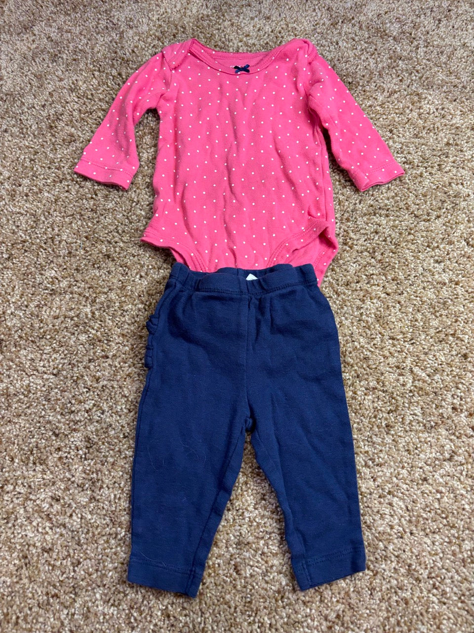 #86A girls 3 mo carters outfit