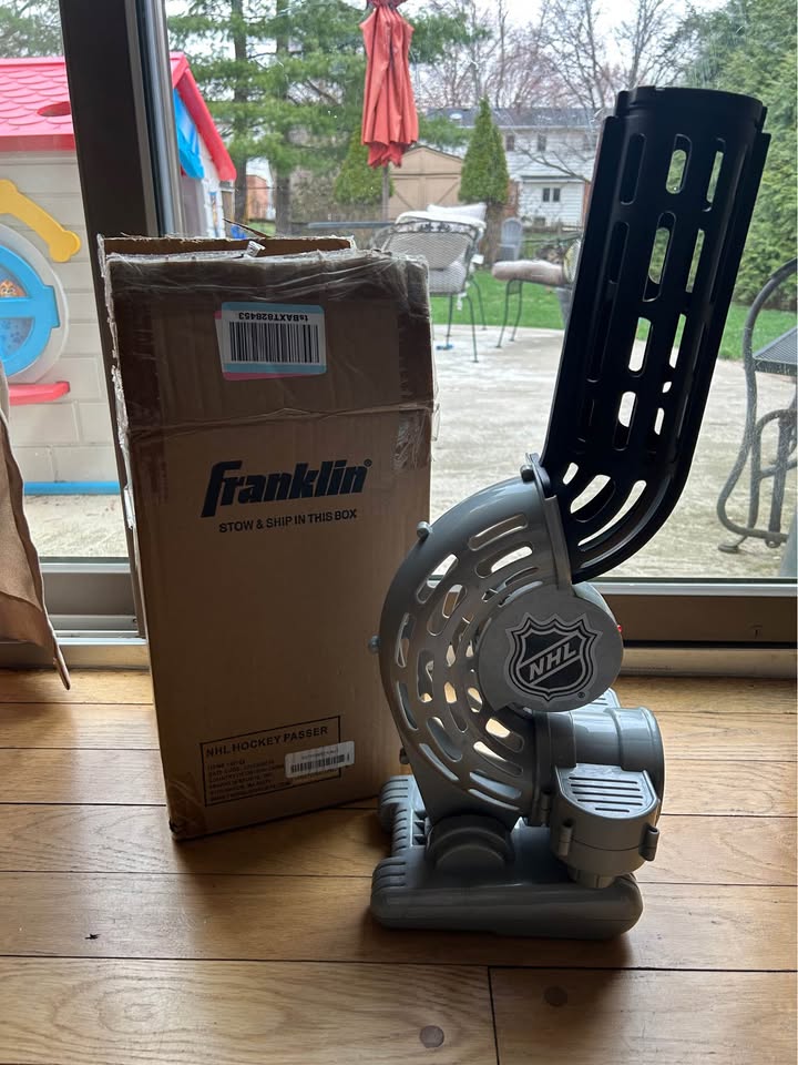 Seller 128 - Franklin Street Hockey Ball Passer