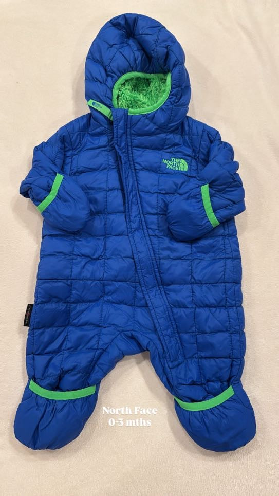 #145 Northface bunting Boys 0-3 mths EUC