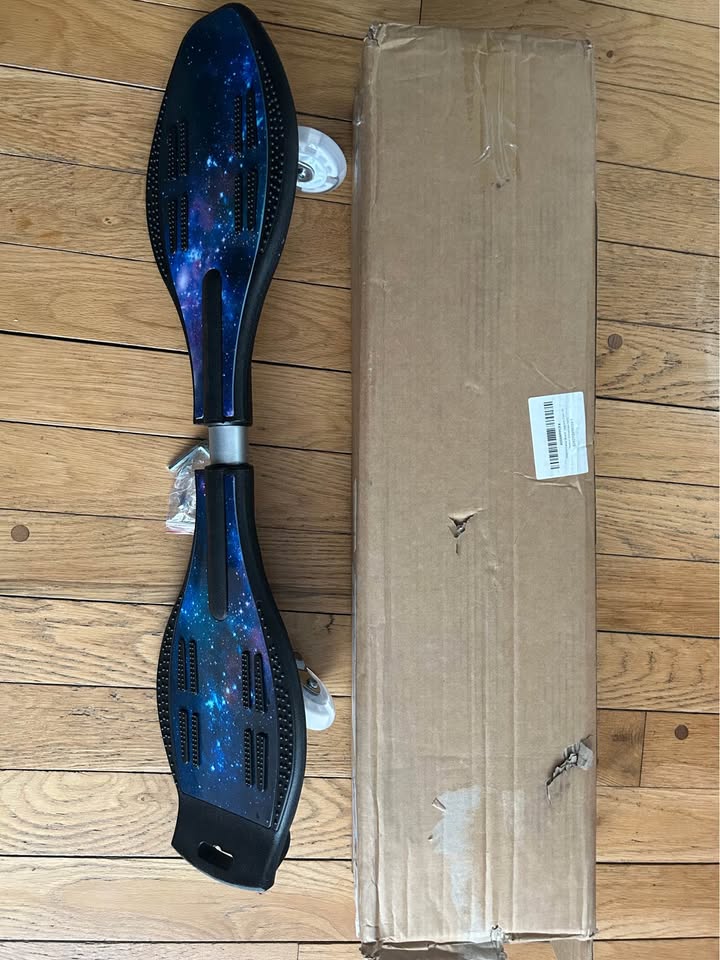 Seller 128 - Magnitt Caster Skate Board - New