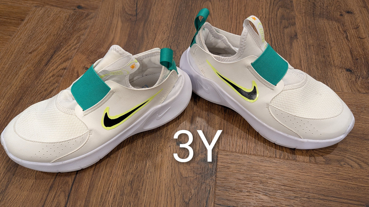 #3 White size 3 Nike slip on shoes, like new