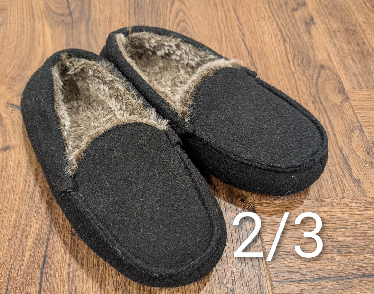 #3 Fuzzy slippers, size 2/3