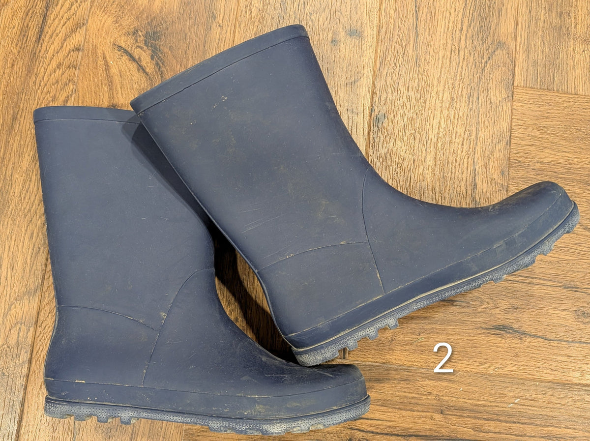 #3 Cat & Jack navy rain boots, size 2