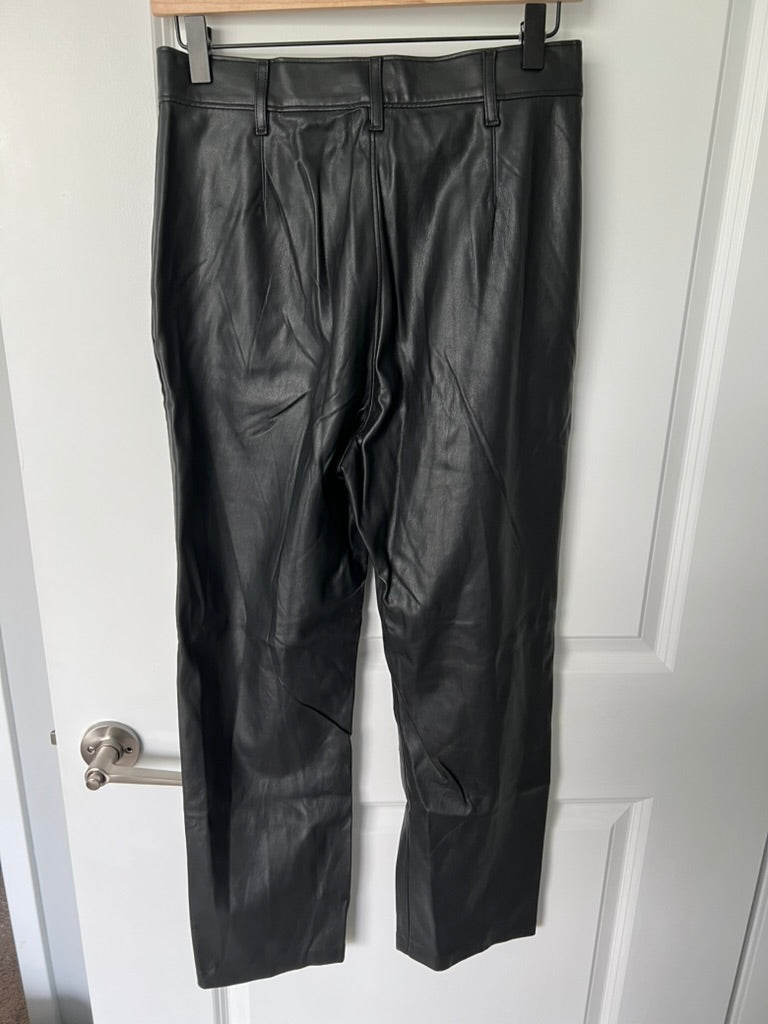 Seller #76 - Levi's Women's Math Club Slacks Black - Size 27
