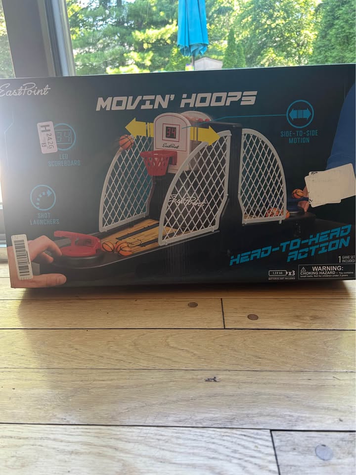 Seller 128 - Movin Hoops Tabletop Basketball Game - New in Box