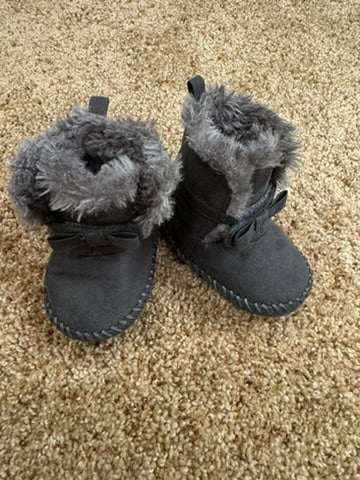 #86A girls boots, size 3, teeny toes