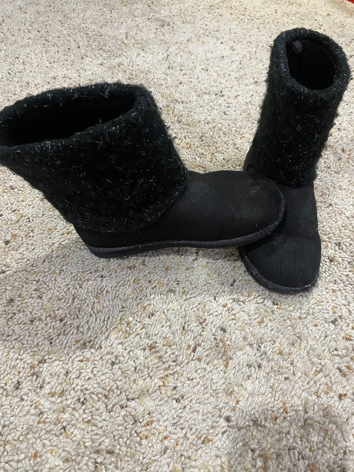 Girls size 2 black sparkly boots