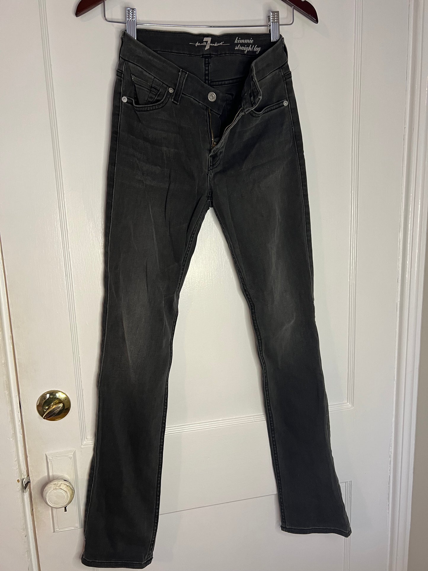 7 For All Mankind Grey Kimmie Straight Leg Denim Jeans Size 27 PPU 45208 or SCO Spring Sale