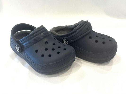 #149 8c Crocs Fleece Lined
