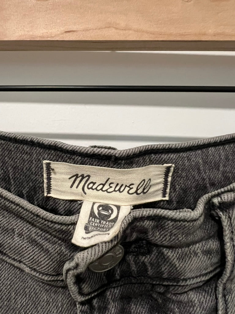 Seller #76 - Madewell The Perfect Vintage Jean in Cosner Wash Knee Rip Edition Size 26 Petite