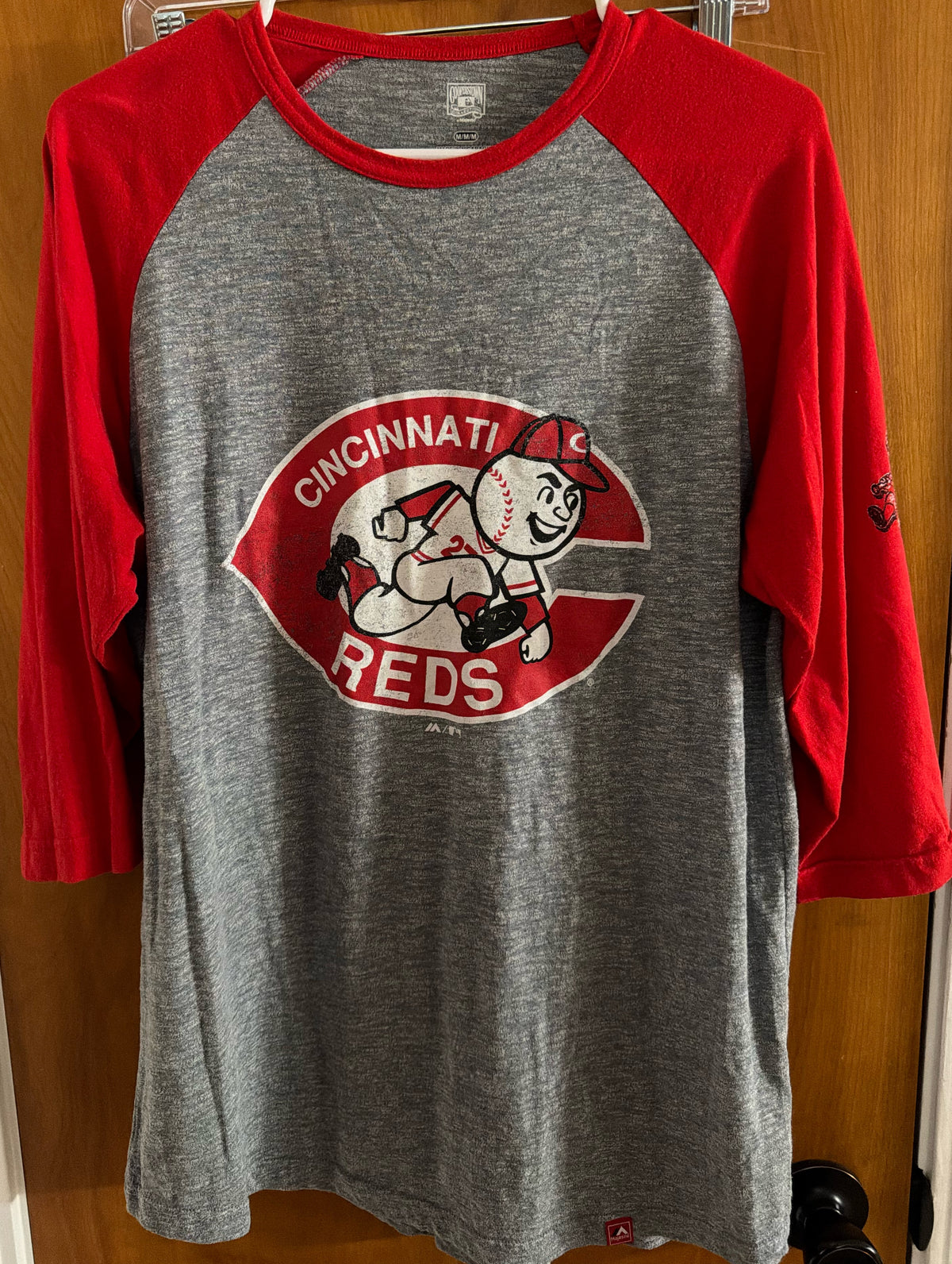 Seller 120, VGUC Men's Medium Reds Baseball Shirt