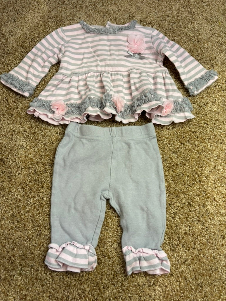 #86A girls 3 mo baby essentials pink and grey outfit