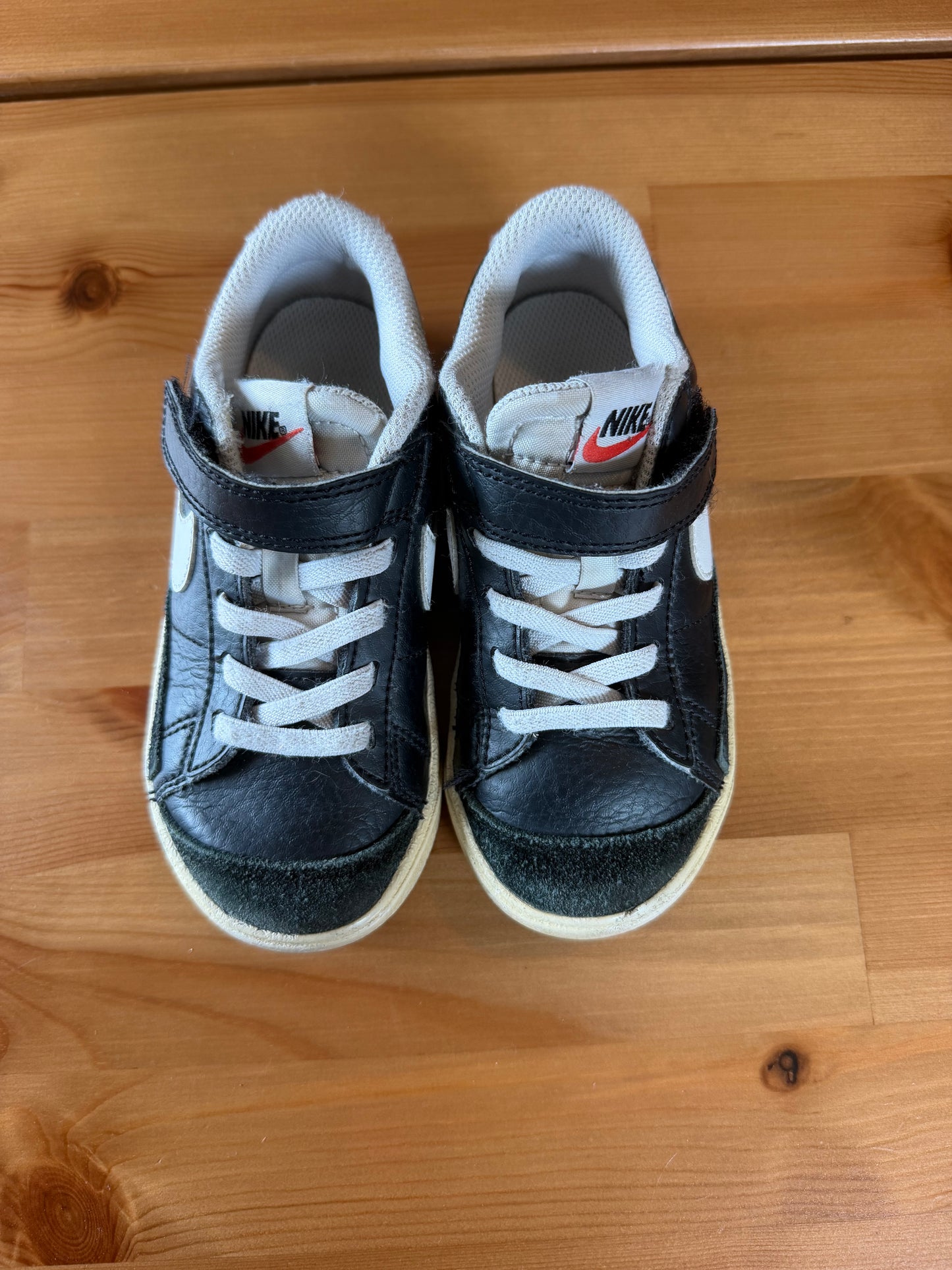 Seller #94 Toddler Boys 10.5c Nike Blazers Black and White