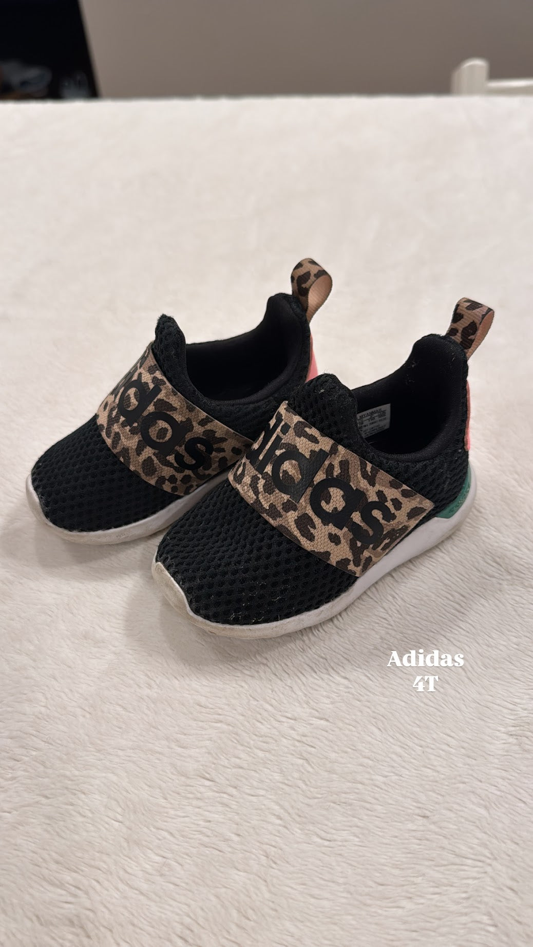 #145 Adidas leopard tennis shoe Girls 4T EUC