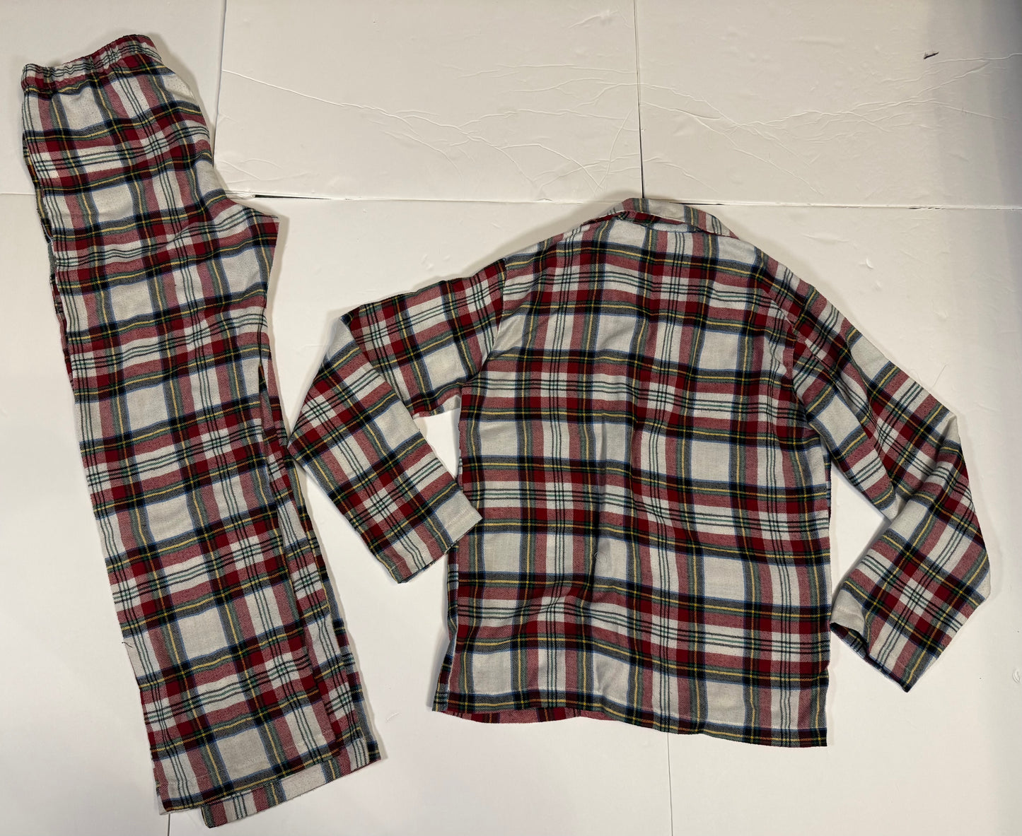 #141 Unisex Large 10-12 Old Navy Holiday Flannel Pajamas 1 of 2 available