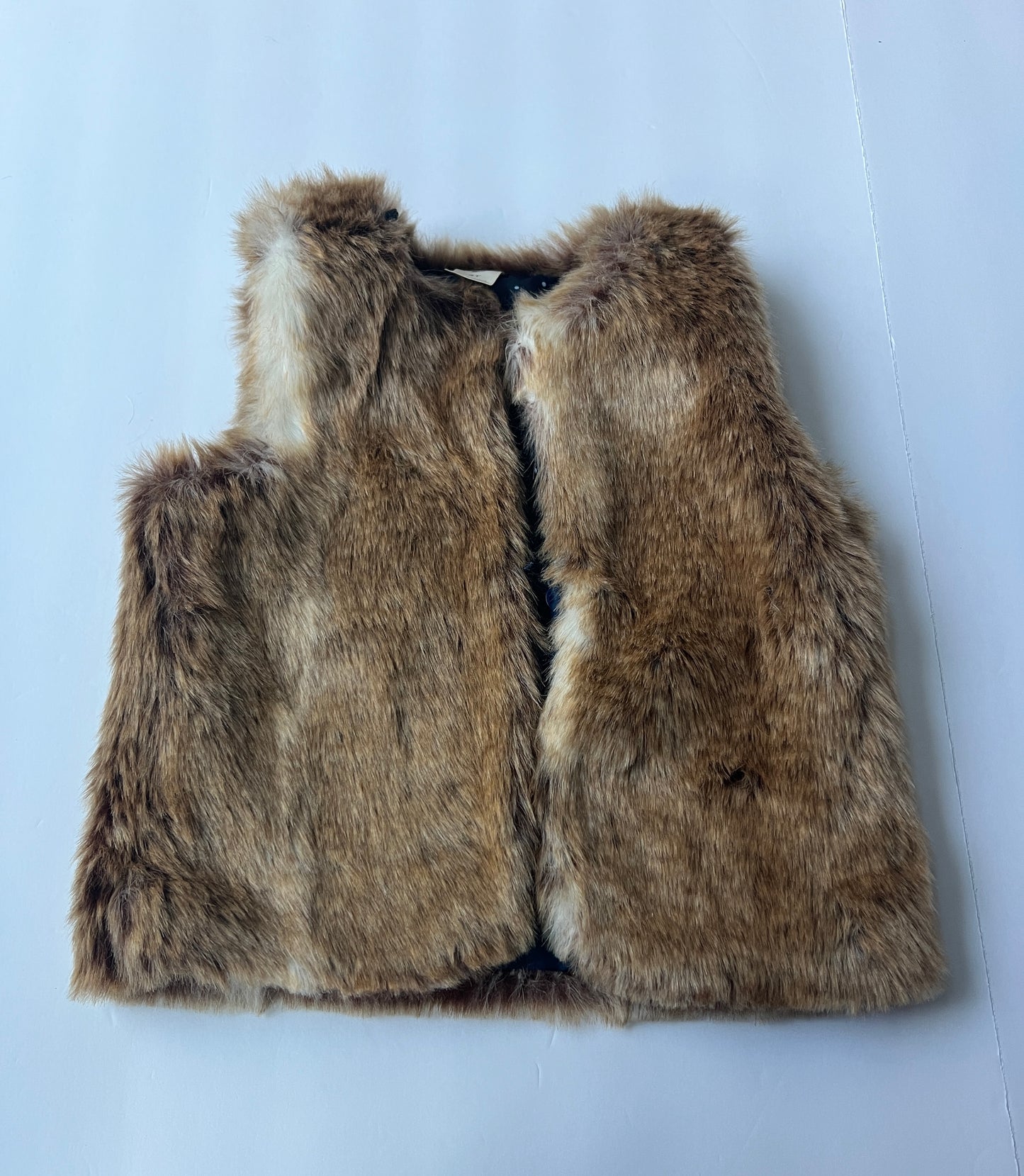 #77B Girls 3T NWOT Oshkosh Faux Fur Vest