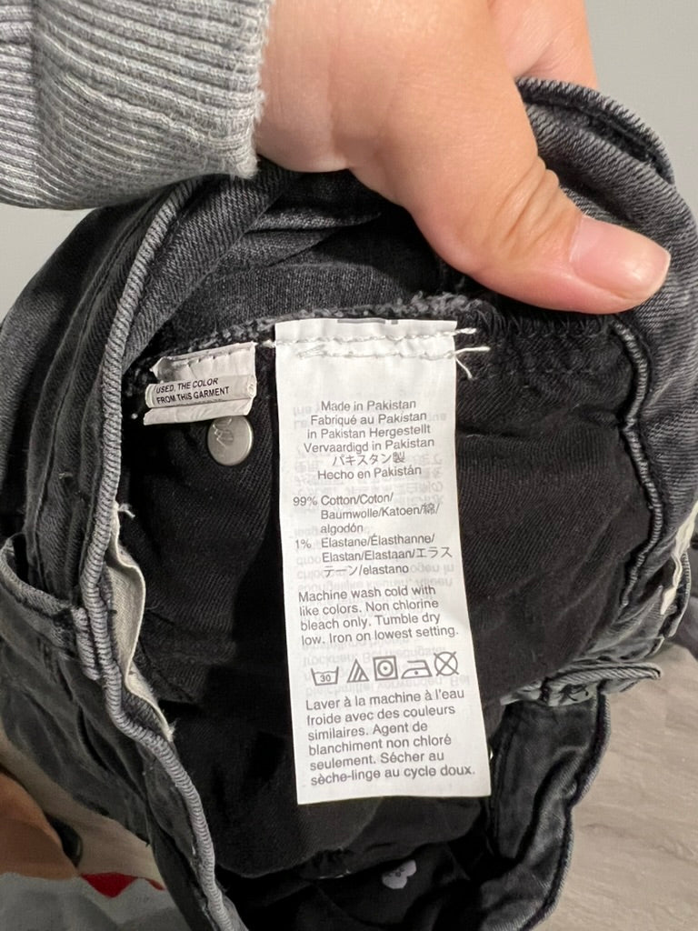 Seller #76 - Madewell The Mom Fit Jeans Womens Sz 27 High Rise Black Wash Distressed Preppy